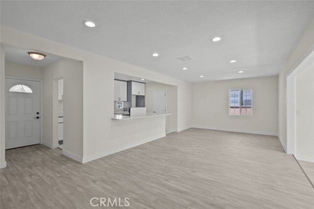 Building Photo - 5040 N Lyman Ave