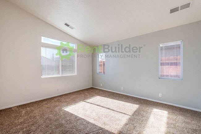Building Photo - WOW, MOVE IN SPECIAL. $999.00 FIRST FULL MONTHS RENT!! FULLY RENOVATED HOME