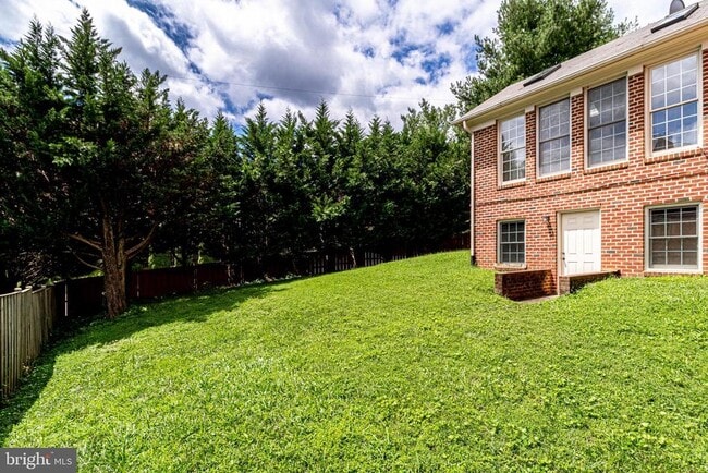 Building Photo - 1719 Strine Dr