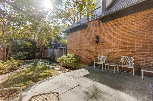 Building Photo - 4025 Windsor Ave