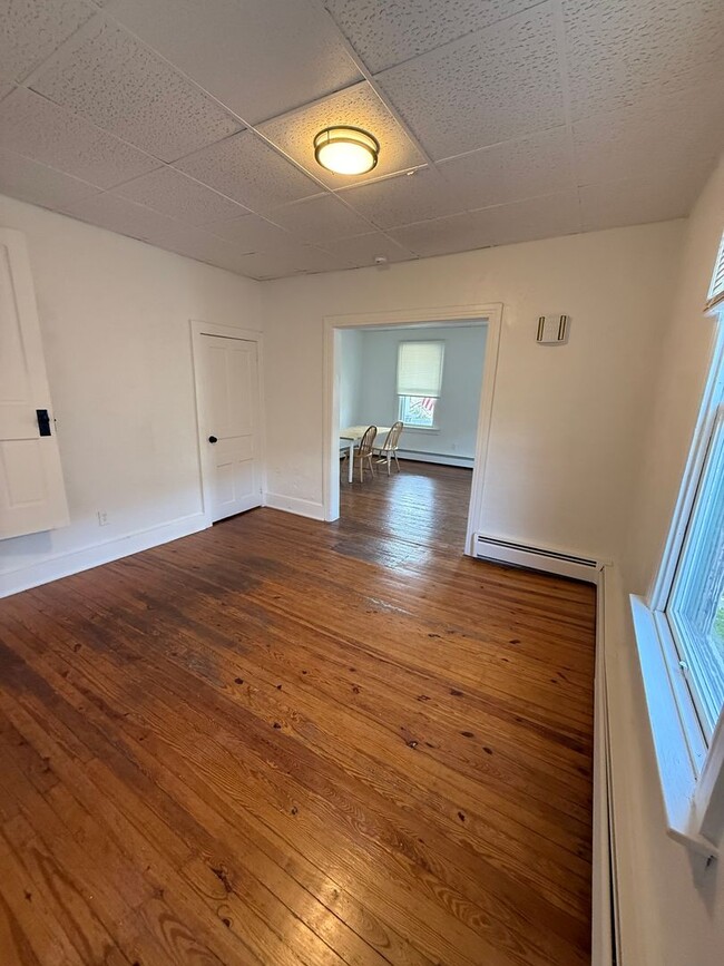 Building Photo - Cozy & Quiet Home in Glen Rock