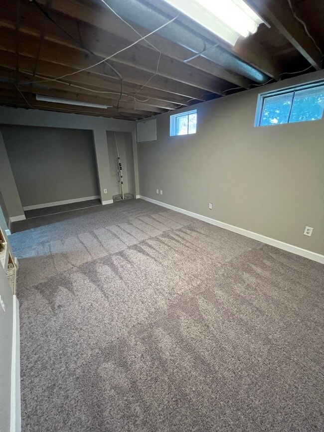 Building Photo - 716 Liberty Village Dr