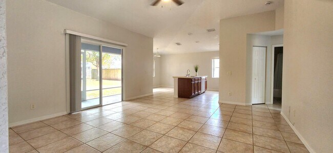 Building Photo - 1061 SW Charcoal Ave