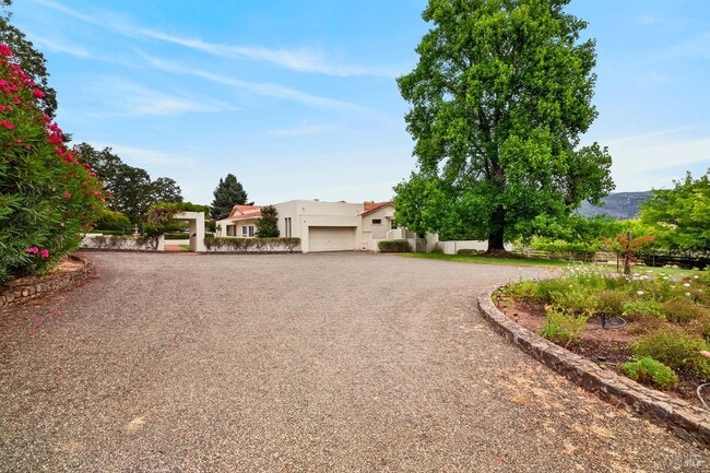 Building Photo - 15644 Arnold Dr