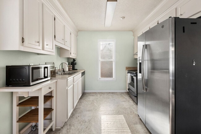 Building Photo - 46 Forest Trail Ct