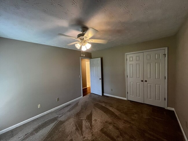 Building Photo - Blending Relaxation & Sophistication to Cr...