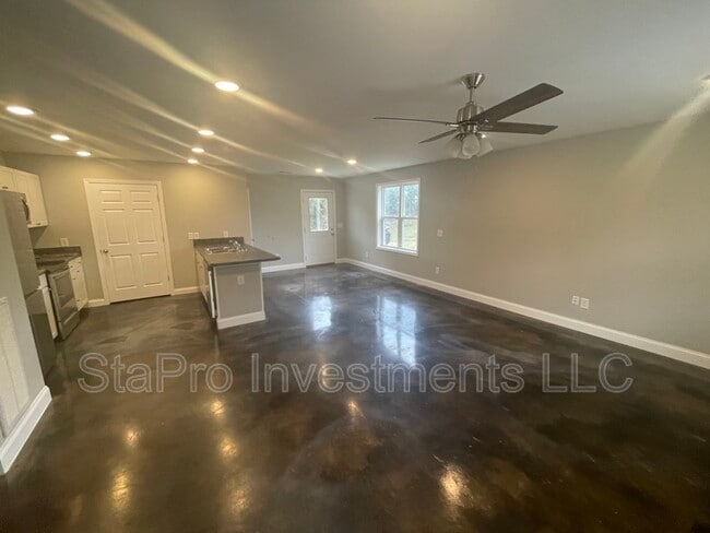 Building Photo - 65 McMurtry Rd