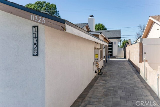 Building Photo - 11325 Collett Ave