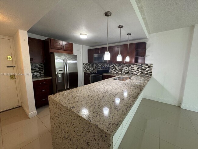 Building Photo - 9143 SW 77th Ave