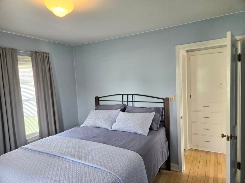 Bedroom 2 - 920 Erie Ave
