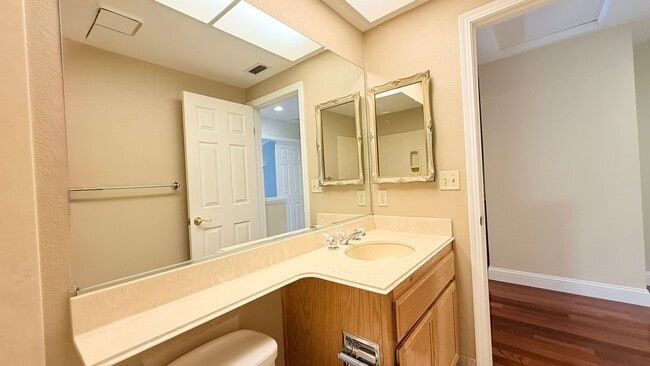 Building Photo - Charming and Move-in Ready 3BD/2.5BA, Two-Story Townhouse in Miravilla at Gale Ranch, San Ramon- ...
