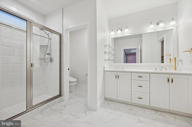 Building Photo - 3001 Sedgeview Walk