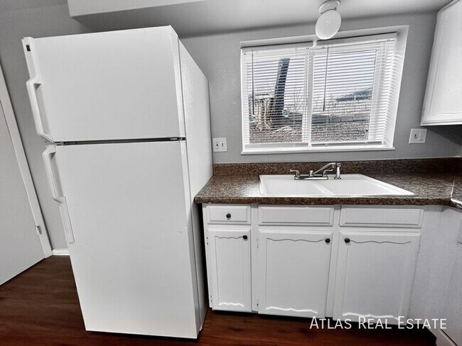 Building Photo - 2116 Friendship Pl