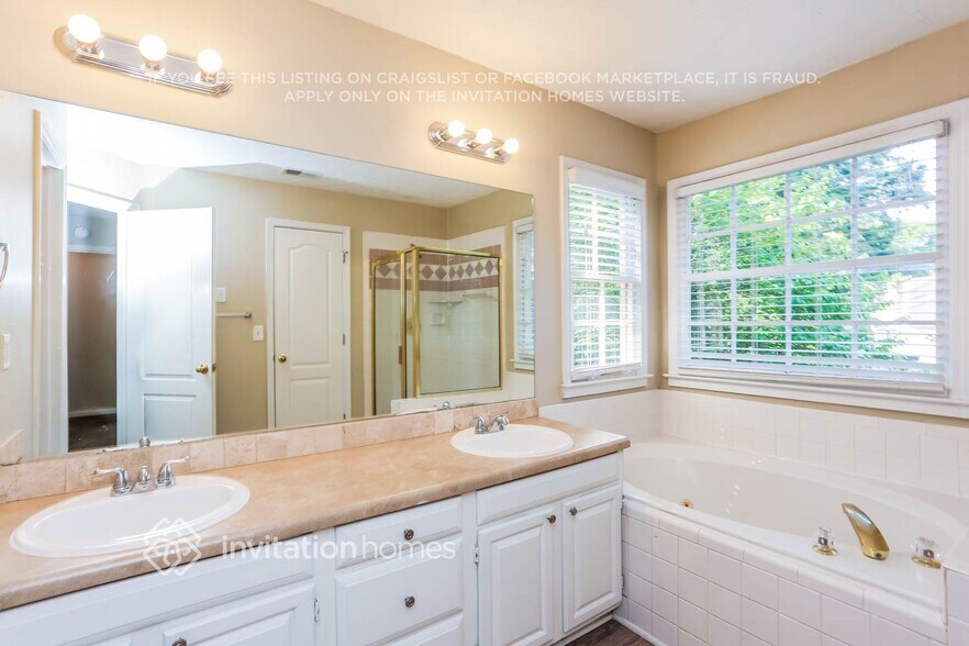 Building Photo - 1810 Fairpointe Trce