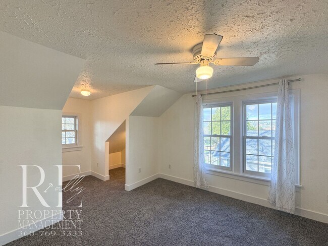 Building Photo - Timeless Vintage Home with Bonus Office, Expansive Yard & A/C