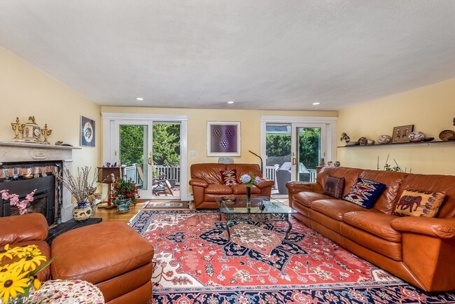 Building Photo - 8 Jackson Rd