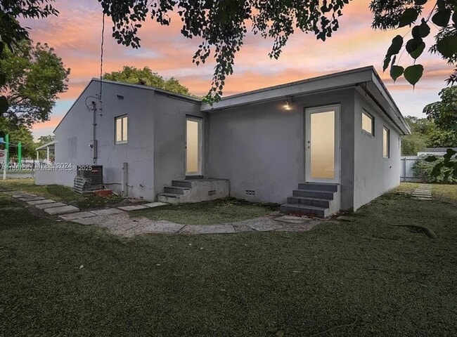 Building Photo - 586 NW 48th St