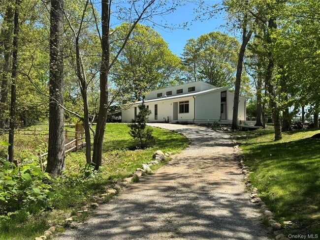 Building Photo - 6710 Soundview Ave
