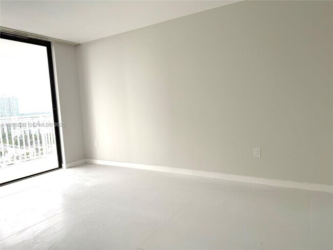 Building Photo - 210 174th St