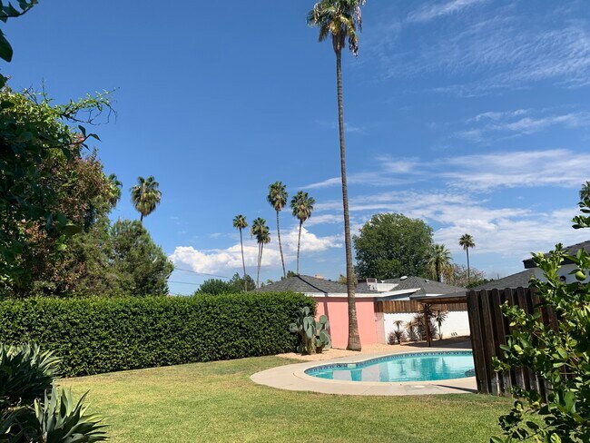 Building Photo - 7811 Paso Robles Ave