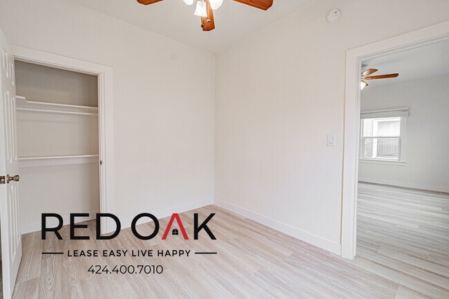 Building Photo - 404 N Coronado St