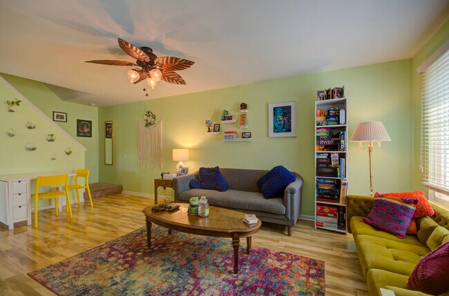 Building Photo - 1608 Normantown Rd