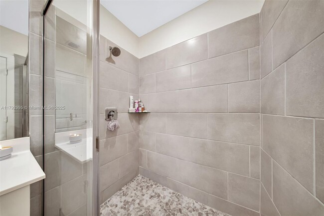 Building Photo - 4707 NW 83rd Ct