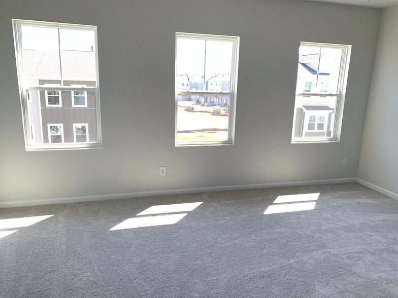 Building Photo - 5316 Daydream Dr