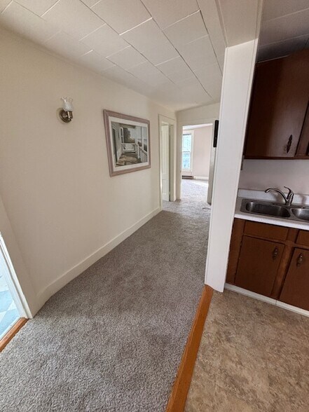 Building Photo - 16 Kinderhook St