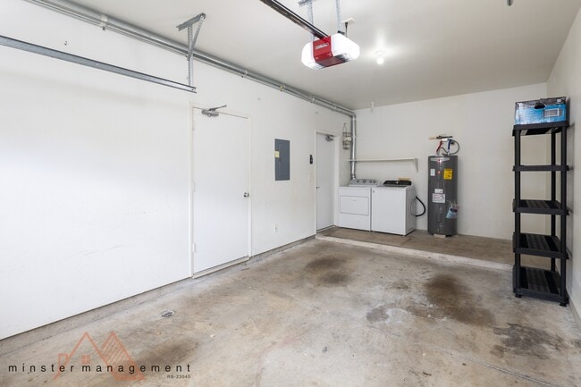 Building Photo - 7080 Hawaii Kai Dr