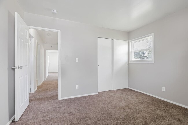 Building Photo - Cozy Ranch Home 30 Night Min Quiet Reynoldsburg
