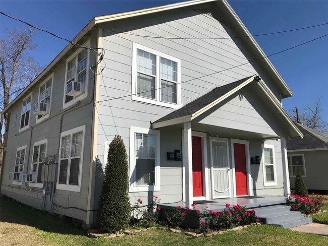 Building Photo - 214 W Republic St