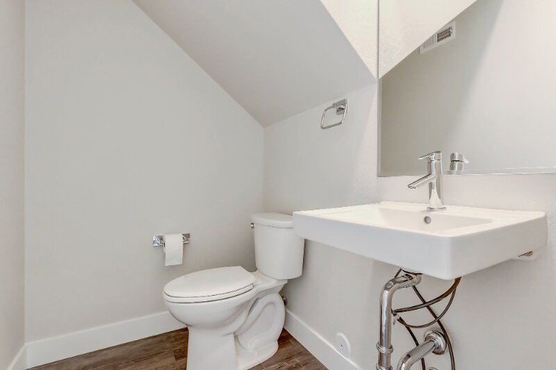 Building Photo - 1908 Hooker St