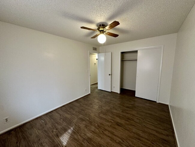 Building Photo - 6742 E Dallas St