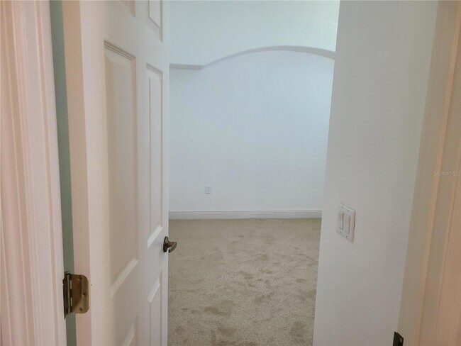 Building Photo - 9996 Cherry Hills Ave Cir