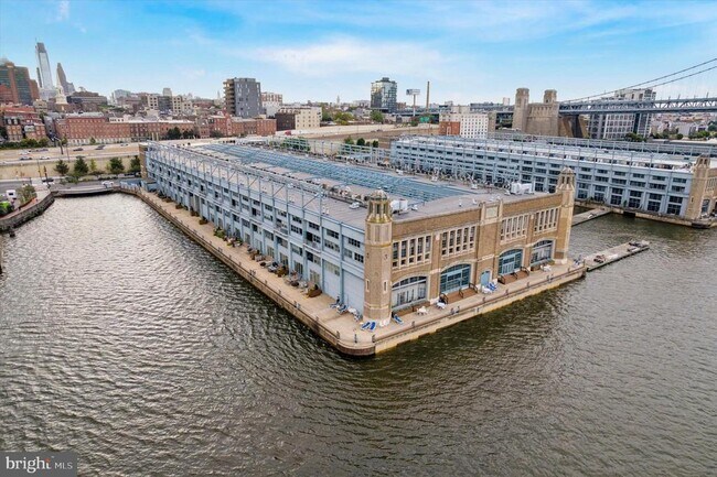 Building Photo - 3 N Christopher Columbus Blvd