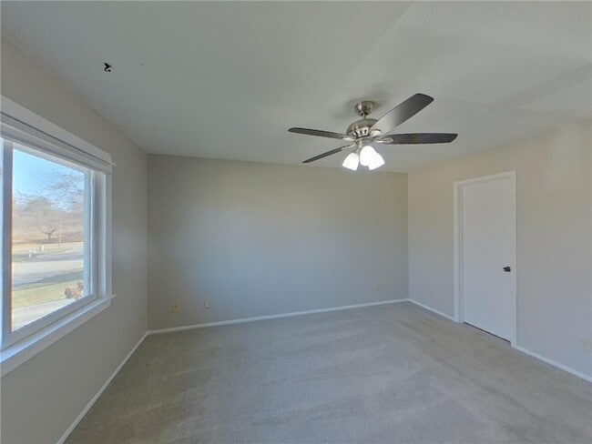 Building Photo - 1701 116th St E