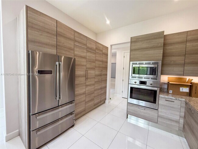 Building Photo - 5915 Brookfield Cir
