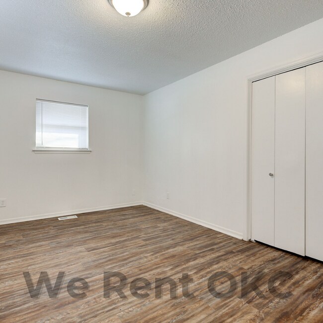 Building Photo - 1332 SW 77th Pl