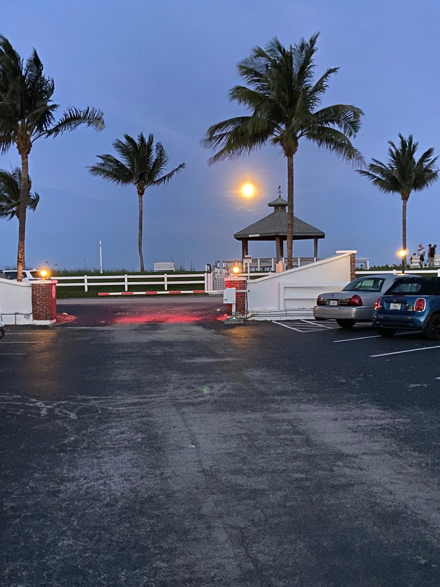 Building Photo - 5505 N Ocean Blvd