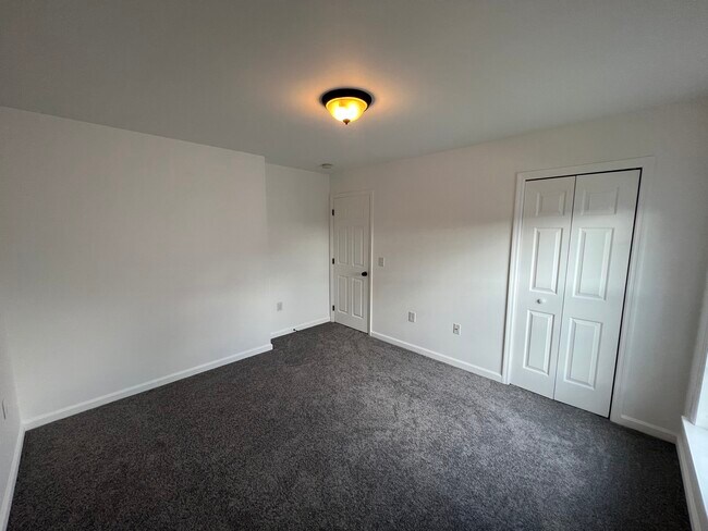 Building Photo - 43 Carlsbad Dr
