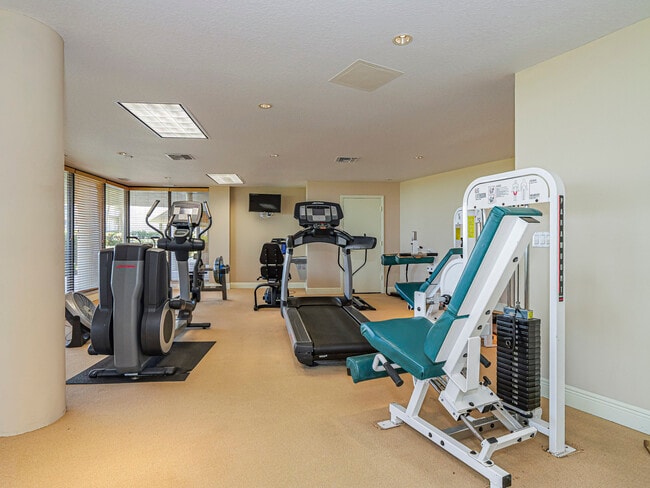 Building Photo - 4600 Jimmy Buffett Mem Hwy