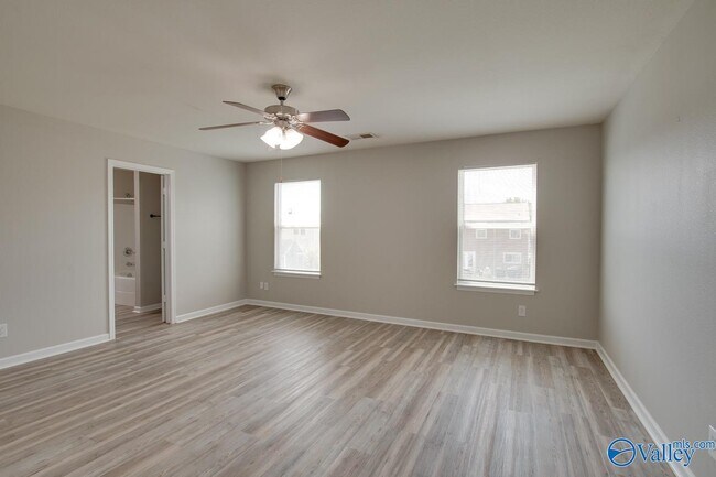 Building Photo - 128 Farmington Dr