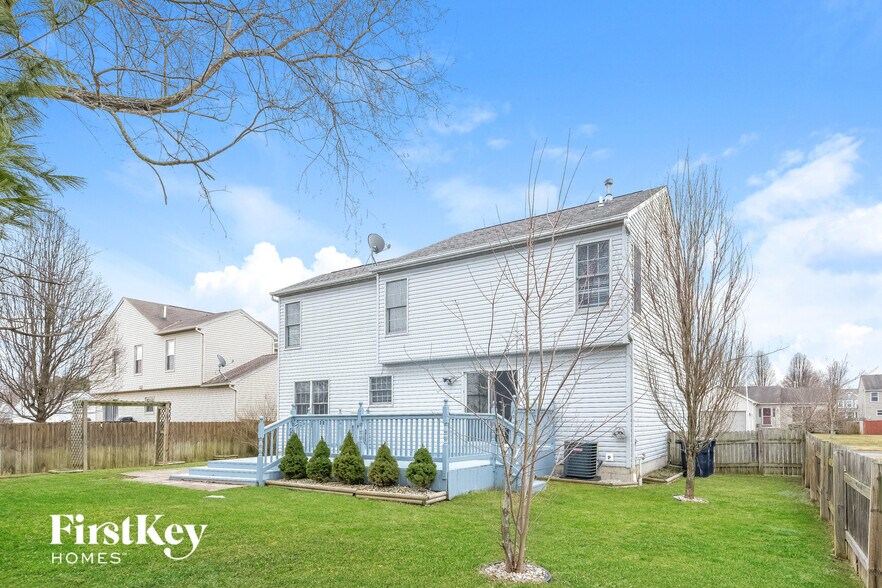 Building Photo - 2613 Fernwood Ave