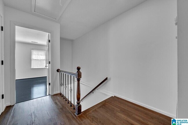 Building Photo - 25 The Falls Dr