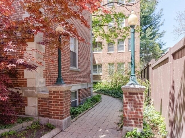 Building Photo - 21 Chauncy St