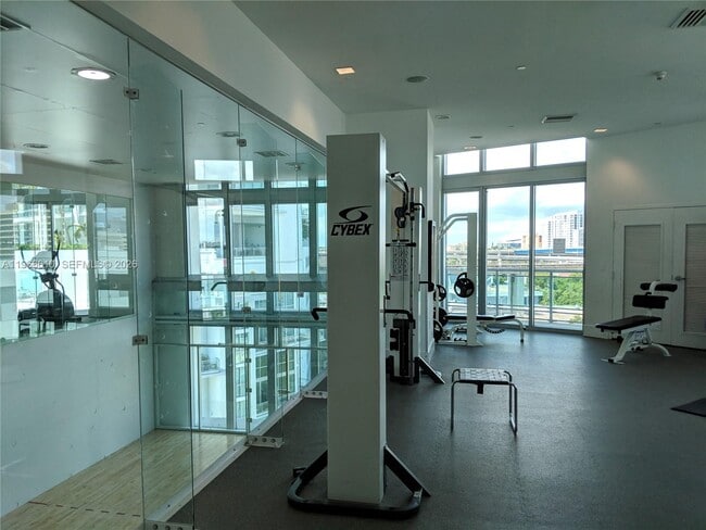 Building Photo - 350 S Miami Ave