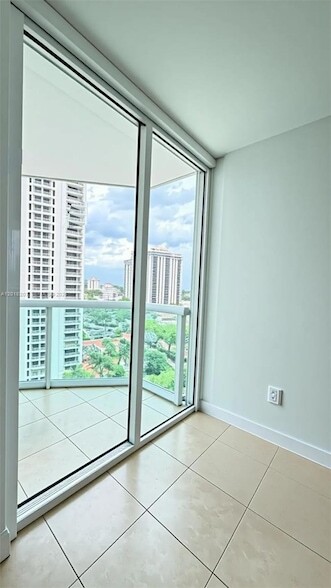 Building Photo - 19400 Turnberry Way