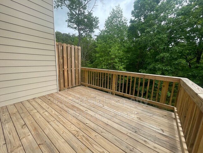 Building Photo - 551 Stoneybrook Dr