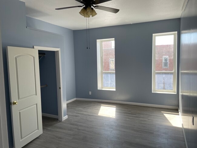 Building Photo - 123 W Pine St